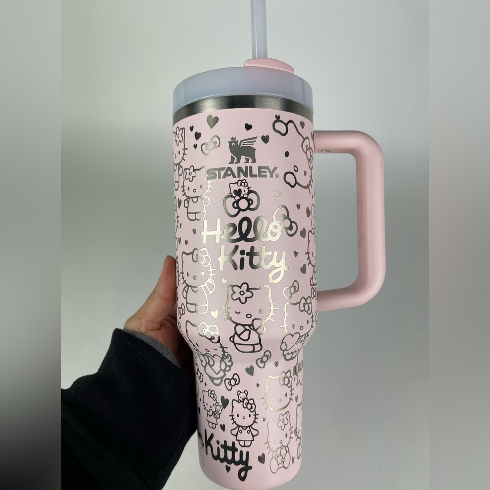 Hello Kitty 40oz Bloom Stanley Engraved - Picture 1 of 8